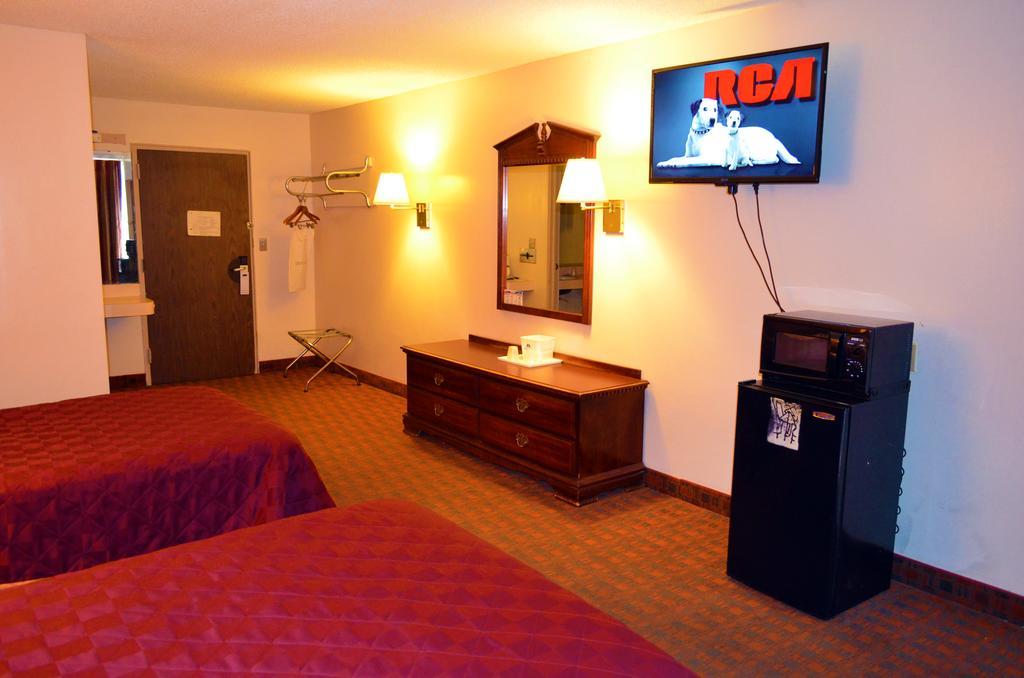 Dillon Express Inn Bagian luar foto